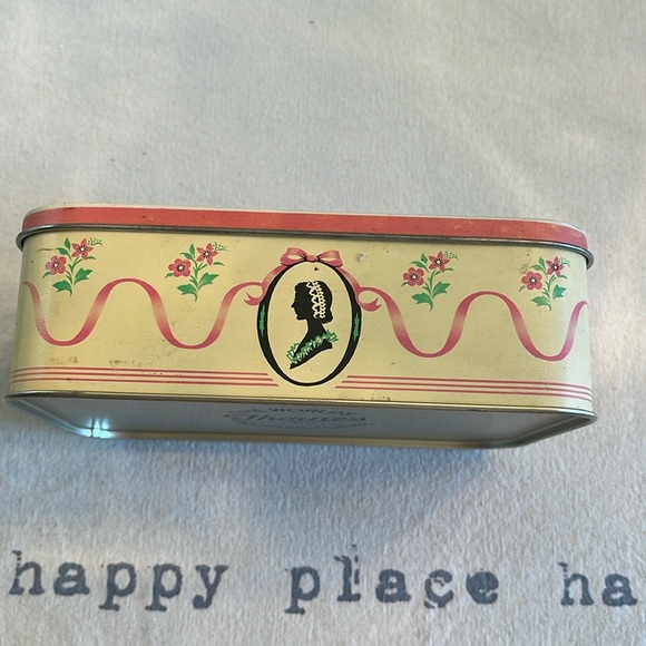 VINTAGE Thorne’s Toffee Tin Box/Christmas Dance Scene - Picture 5 of 7